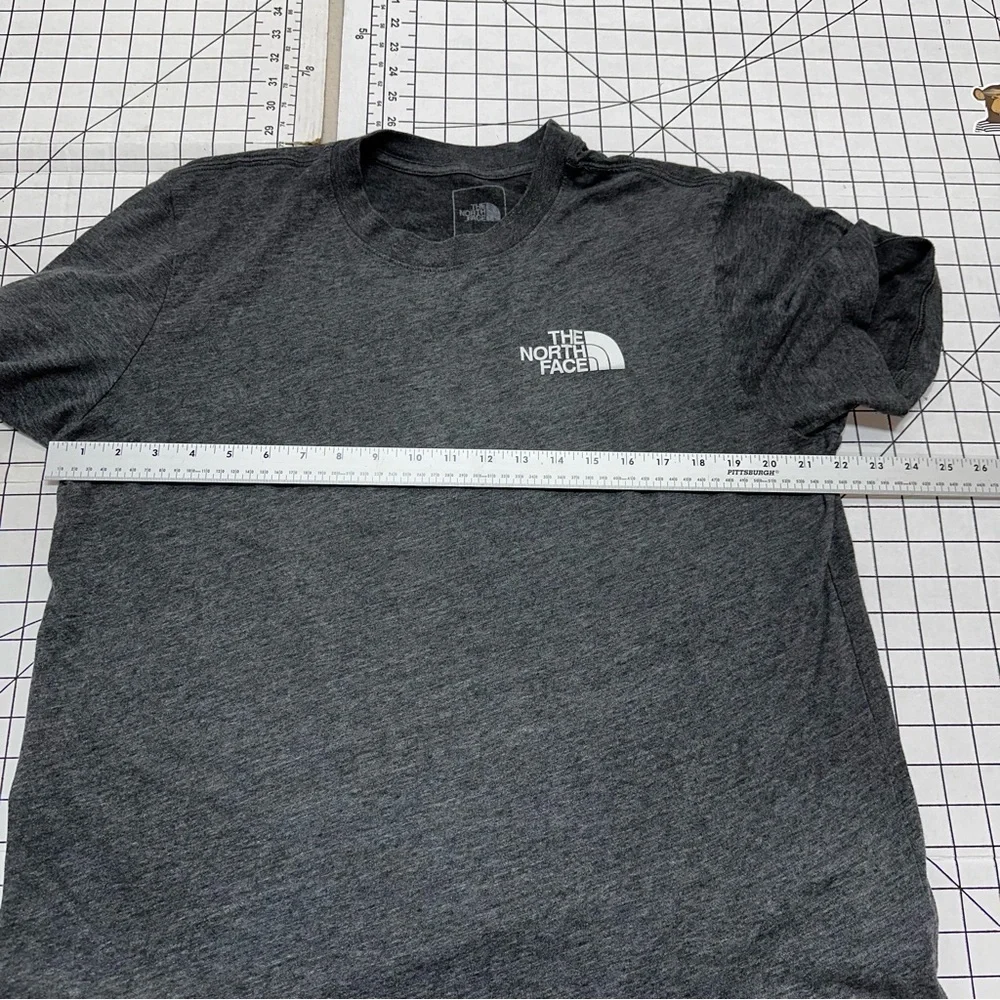 The North Face sz large tee A28